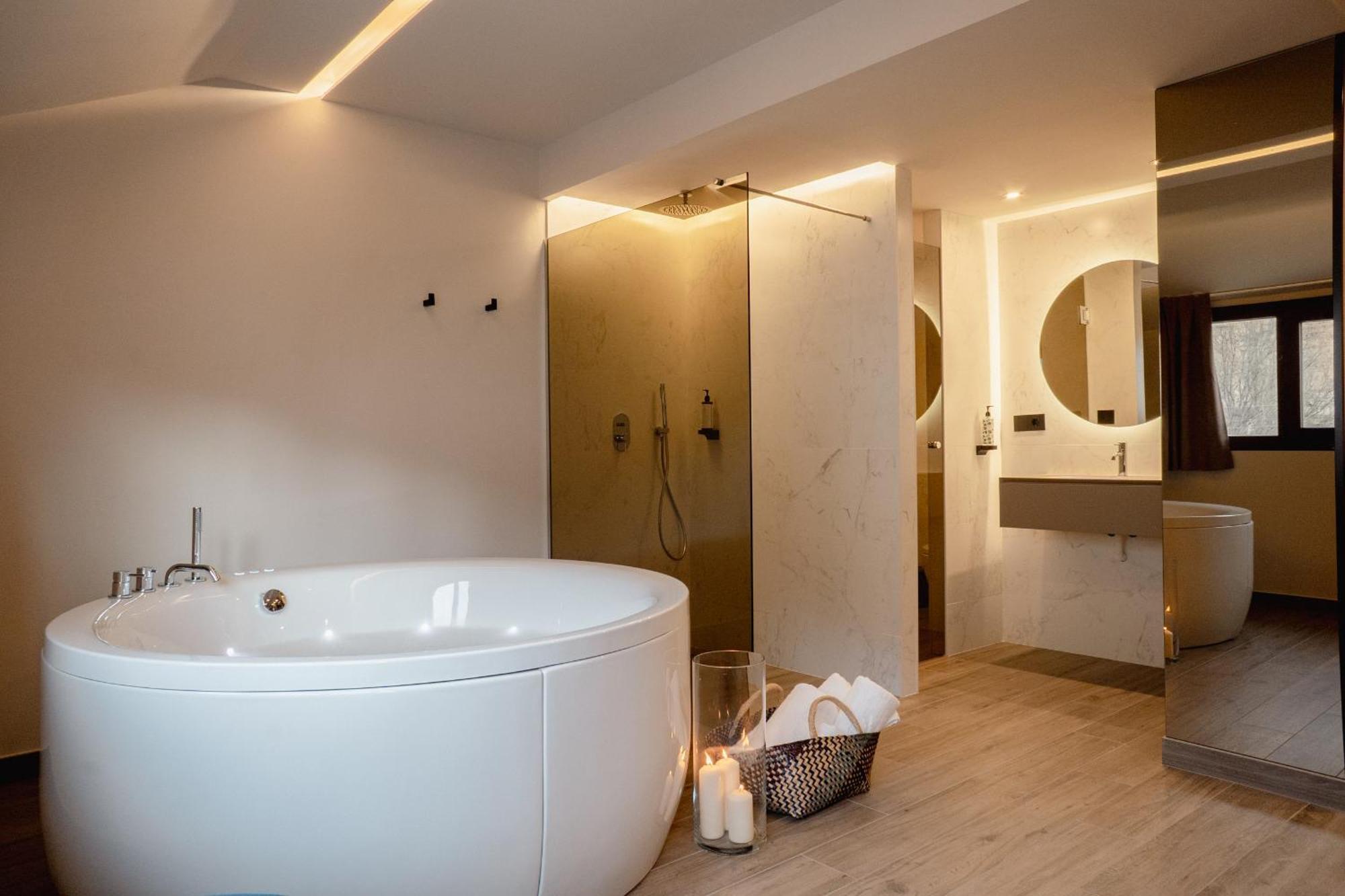 Almazara Suites Alcala del Jucar Eksteriør billede
